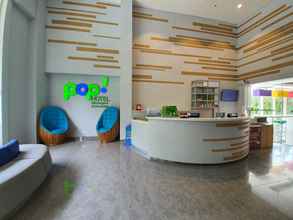 Lobby 4 POP! Hotel Diponegoro Surabaya