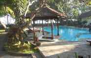 Swimming Pool 3 Bali Lovina Beach Cottages