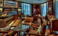 Bar, Kafe, dan Lounge 5 Radisson Suites Bangkok Sukhumvit