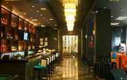 Bar, Cafe and Lounge 7 Puri Denpasar Hotel