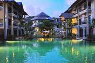 Kolam Renang Navatara Phuket Resort (SHA Plus+)