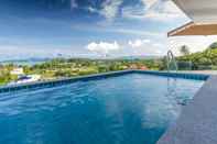 Swimming Pool Sansuri Resort Phuket