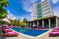 Swimming Pool Amaranth Suvarnabhumi Hotel