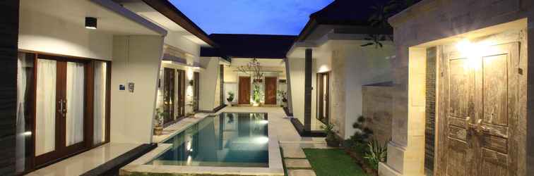 สระว่ายน้ำ Kubu Nyoman Villas