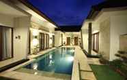 สระว่ายน้ำ 4 Kubu Nyoman Villas