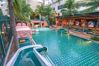 Kolam Renang A-One New Wing Hotel