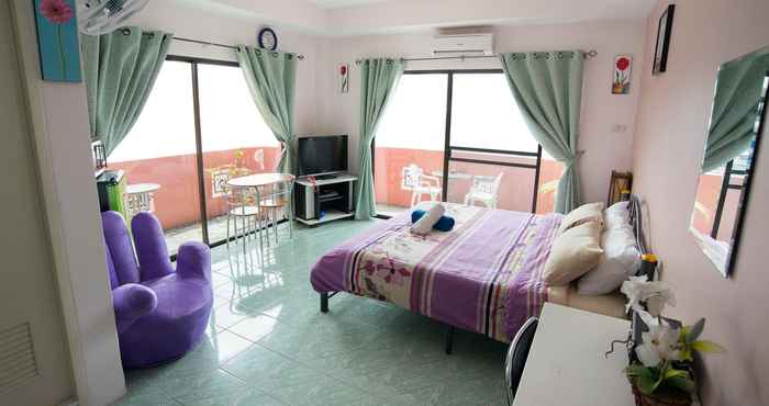 Kamar Tidur Pattaya Holiday Lodge