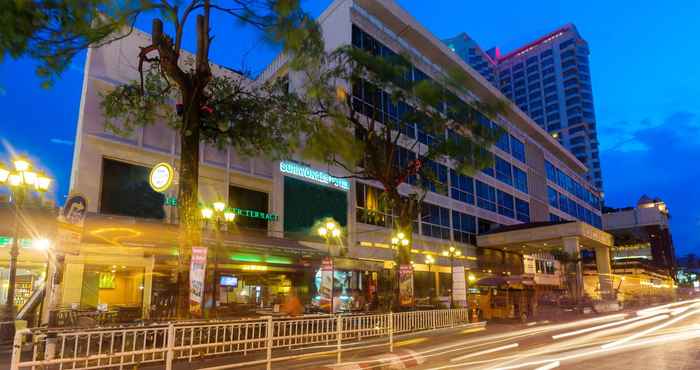 Exterior Movenpick Suriwongse Hotel Chiang Mai