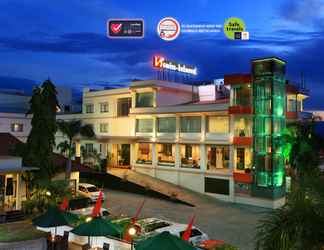 ภายนอกอาคาร 2 Swiss-Belhotel Silae Palu