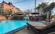 Swimming Pool 2 Raming Lodge Hotel & Spa