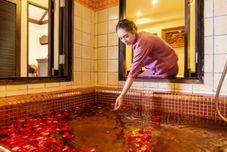 Accommodation Services Raming Lodge Hotel & Spa