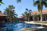 Kolam Renang Prabhu Suites