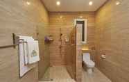 In-room Bathroom 2 Elliottii Residence Alam Asri