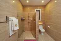 In-room Bathroom Elliottii Residence Alam Asri