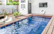 Kolam Renang 7 Ketawa Pet Friendly Hotel