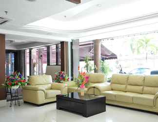 Lobi 2 Hallmark Hotel Leisure