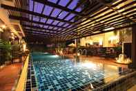 Kolam Renang Baramee Hip Hotel