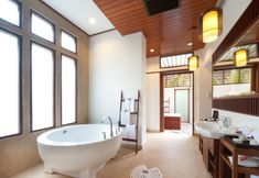 In-room Bathroom 7 The Sarann