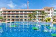 Swimming Pool Alpina Phuket Nalina Resort & Spa