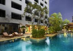 Swimming Pool 2 Grand Mercure Bangkok Atrium