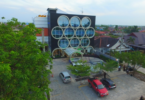 Exterior Fovere Hotel Palangkaraya by Conary