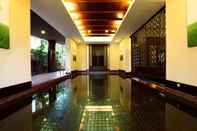 สระว่ายน้ำ De Chai Colonial Hotel & Spa