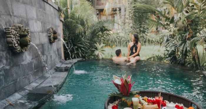 Swimming Pool The Sankara Resort by Pramana