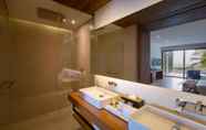 ห้องน้ำภายในห้อง 6 Mantra Samui Resort