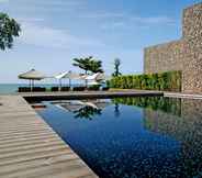 Hồ bơi 2 Tolani Resort Kui Buri (SHA Extra Plus)