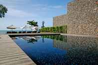 Hồ bơi Tolani Resort Kui Buri (SHA Extra Plus)