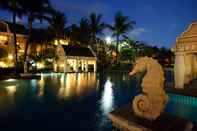 สระว่ายน้ำ Phuket Graceland Resort And Spa