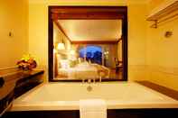In-room Bathroom Phuket Graceland Resort And Spa