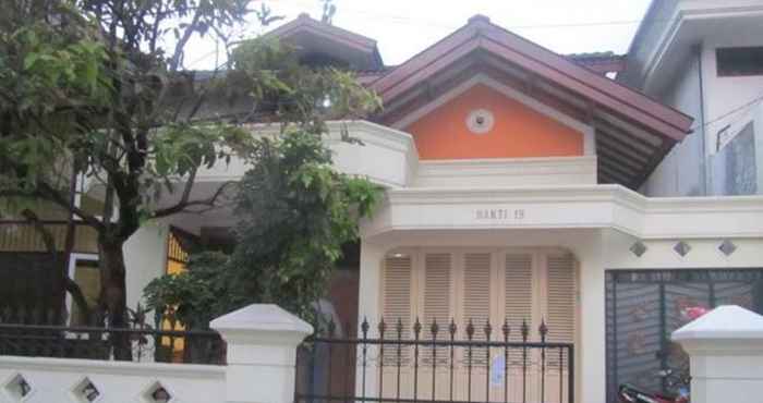 Luar Bangunan Sanghata Inn