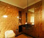 In-room Bathroom 7 Mantra Pura Resort Pattaya