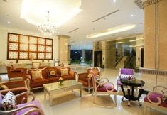 Lobby 5 Miracle Suite Pattaya