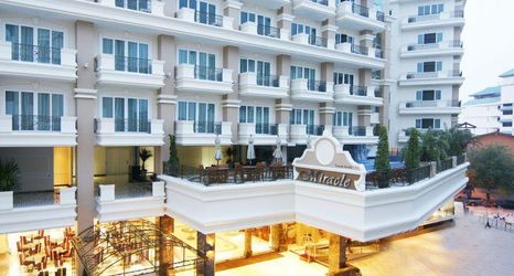 외관 2 Miracle Suite Pattaya
