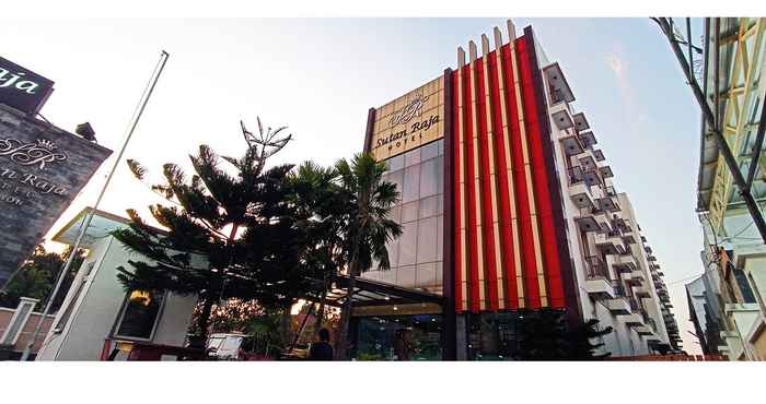 Luar Bangunan Sutan Raja Hotel Cirebon