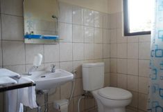 In-room Bathroom 5 Wijaya Guest House Ubud