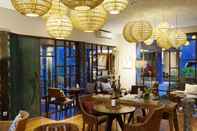 Bar, Cafe and Lounge Tejaprana Resort & Spa