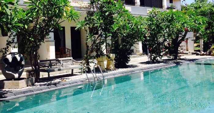 Swimming Pool Puri Kelapa Guest House