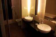 Toilet Kamar Duyong Marina Resort