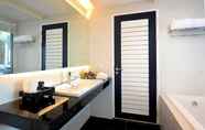 In-room Bathroom 4 Sea Sun Sand Resort & Spa 