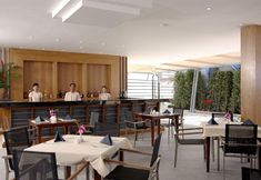 Restaurant 6 Sea Sun Sand Resort & Spa 