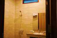 In-room Bathroom Bos Hotel Sungailiat