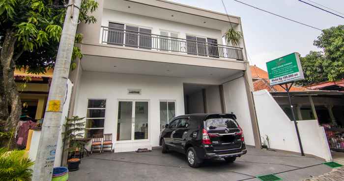 Exterior Oemah Djari Guest House Syariah