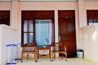 Lobi Pesona Beach Inn Hotel