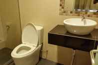 Toilet Kamar Hotel Sri Iskandar