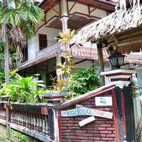 โรงแรมเกาะโคโมโด ปังกาandaran 1, โรงแรม & ที่พัก Pantai Barat