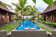 Kolam Renang Arton Resort & Beach Club