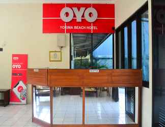 Lobi 2 OYO 798 Yokima Beach Hotel